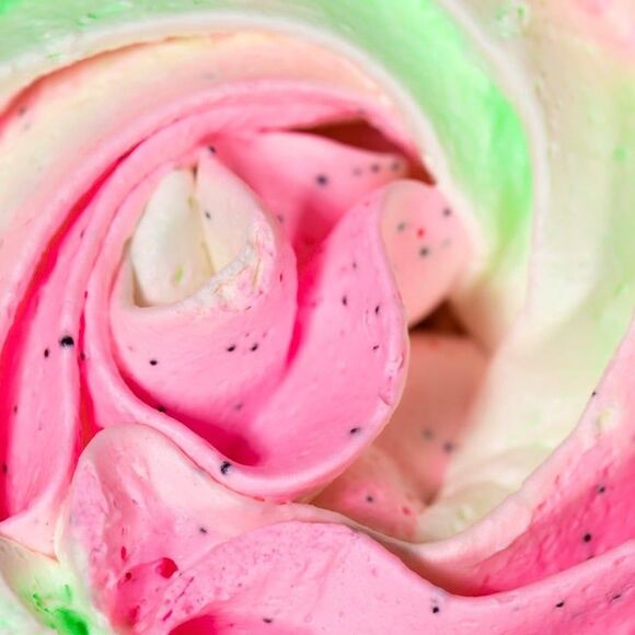 TRULY Beauty: Buns of Glowry Smoothing Butt Polish - Picture 2 of 10